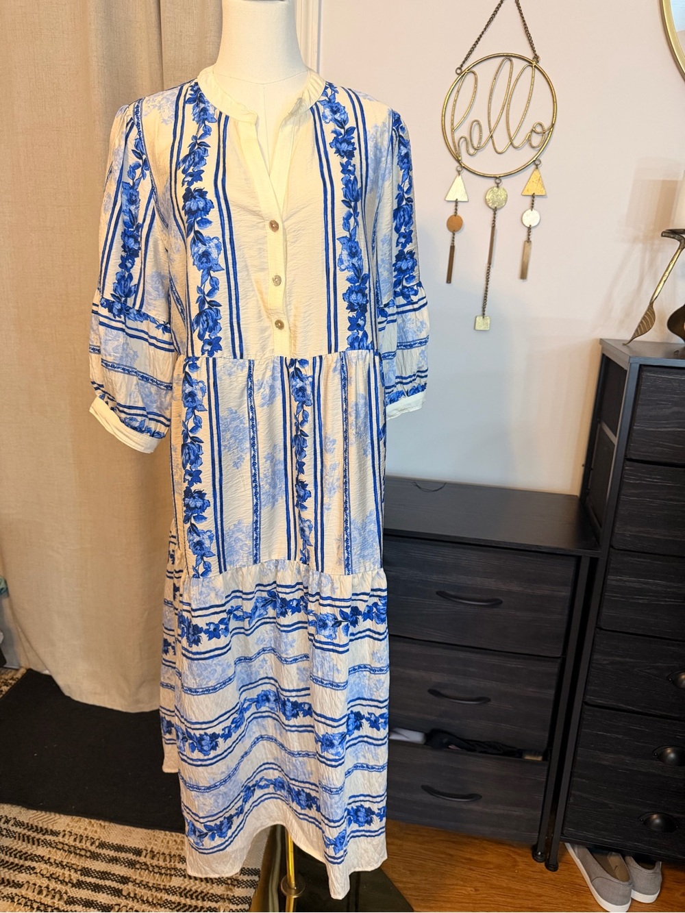 Figueroa & Flower White and Blue Floral Stripe Maxi Dress Size Large